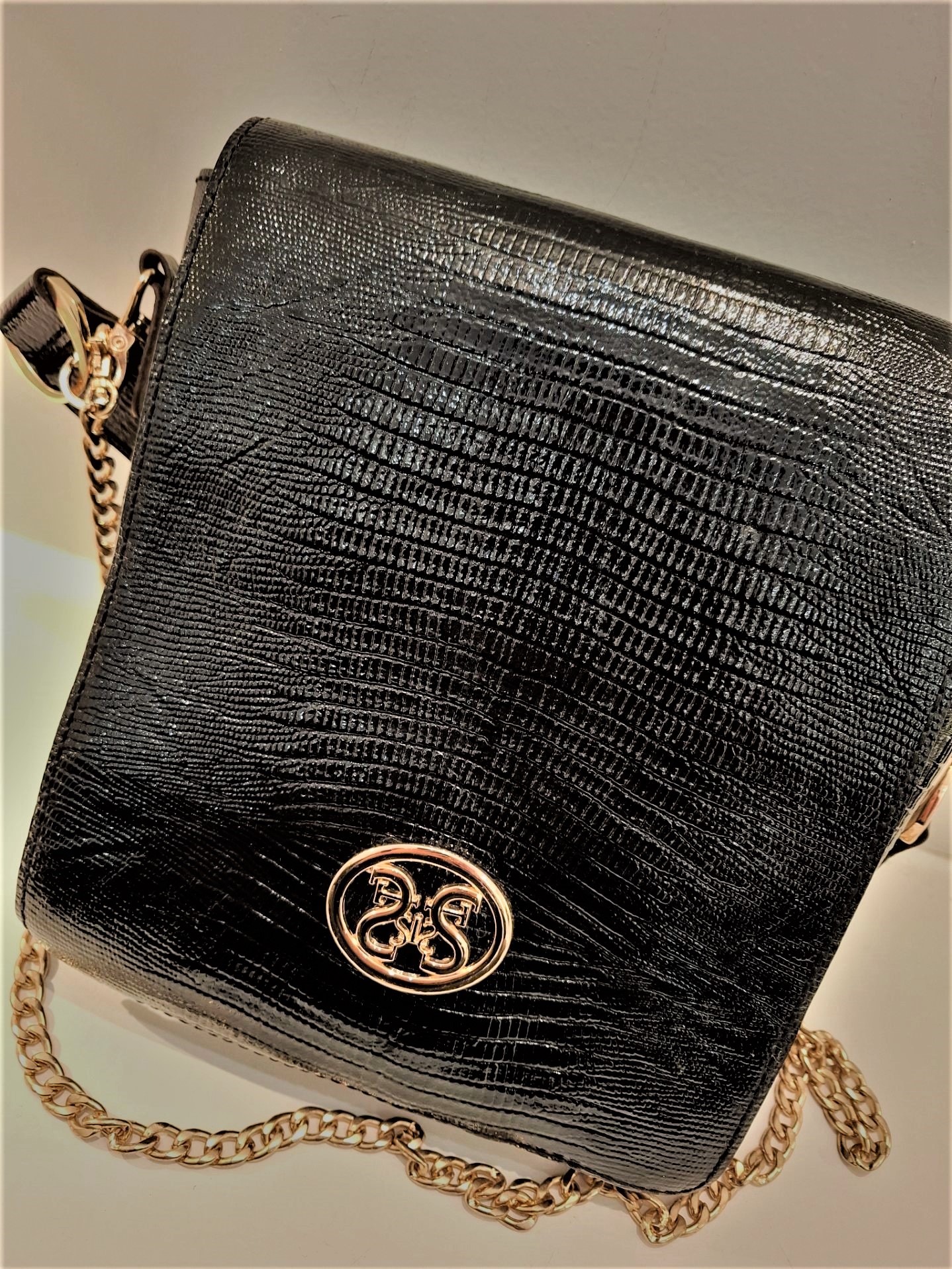 کیف زنانه چرم طبیعی دست دوز مدل ورنی کد 223