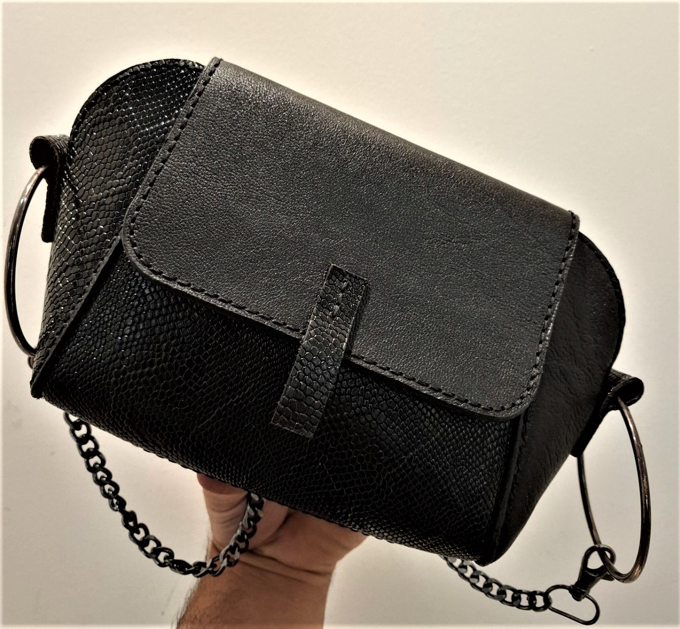 کیف زنانه چرم طبیعی دست دوز