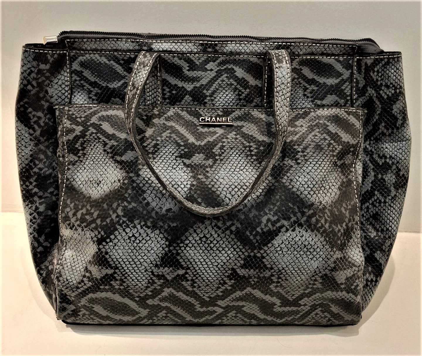 کیف زنانه چرم طبیعی پوست ماری دست دوز بزرگ مدل شنل