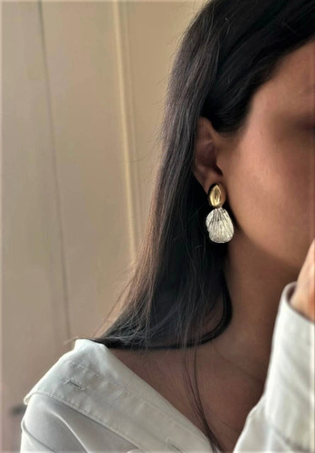 گوشواره زنانه طرح صدف چروک مینیمال دخترانه