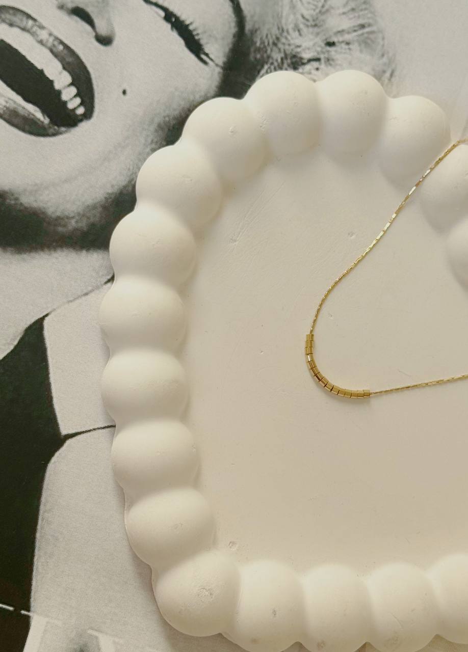 گردنبند زنانه مینیمال دخترانه رنگ طلایی