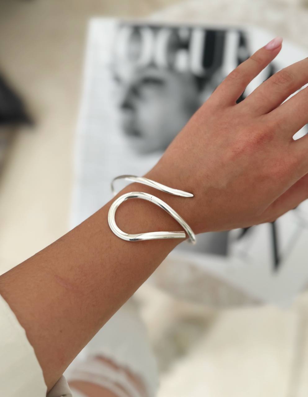 دستبند زنانه دفرمه فشن مینیمال دخترانه