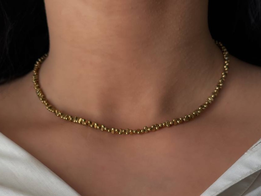 گردنبند زنانه گوی دفرمه طلایی مینیمال دخترانه