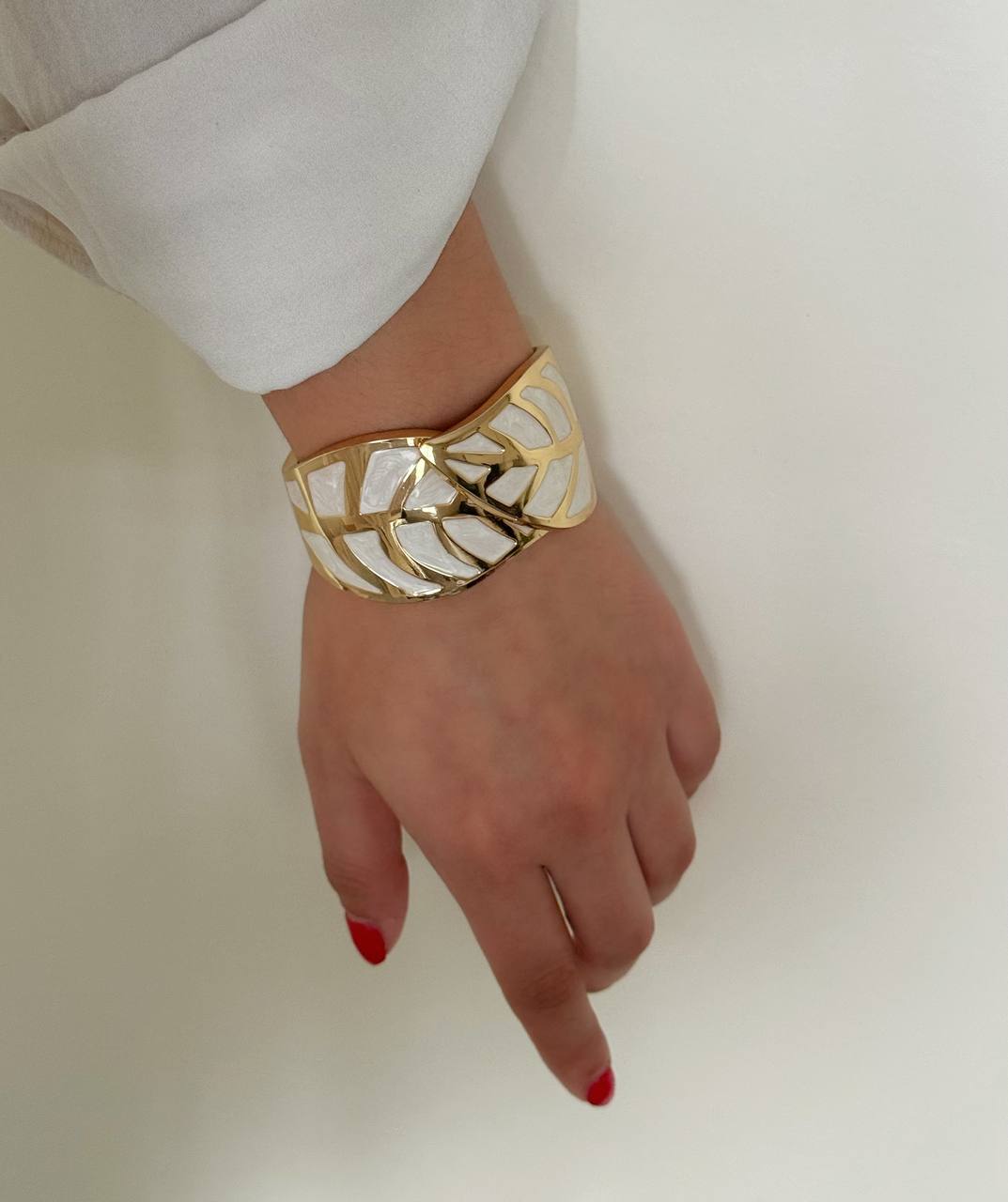 دستبند زنانه میناکاری پهن فشن مینیمال دخترانه