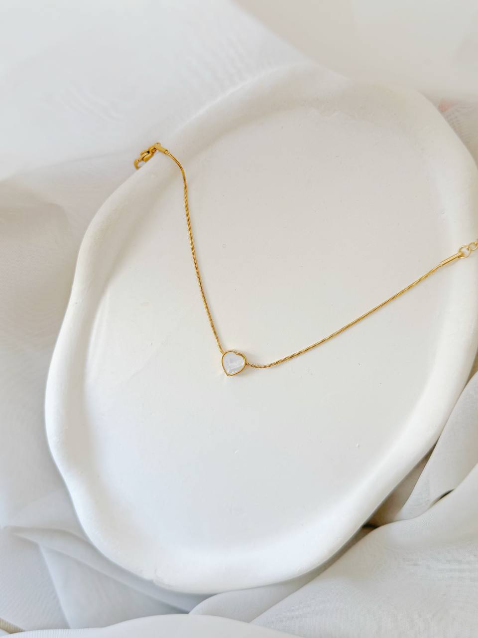 دستبند زنانه قلب صدفی مینیمال دخترانه